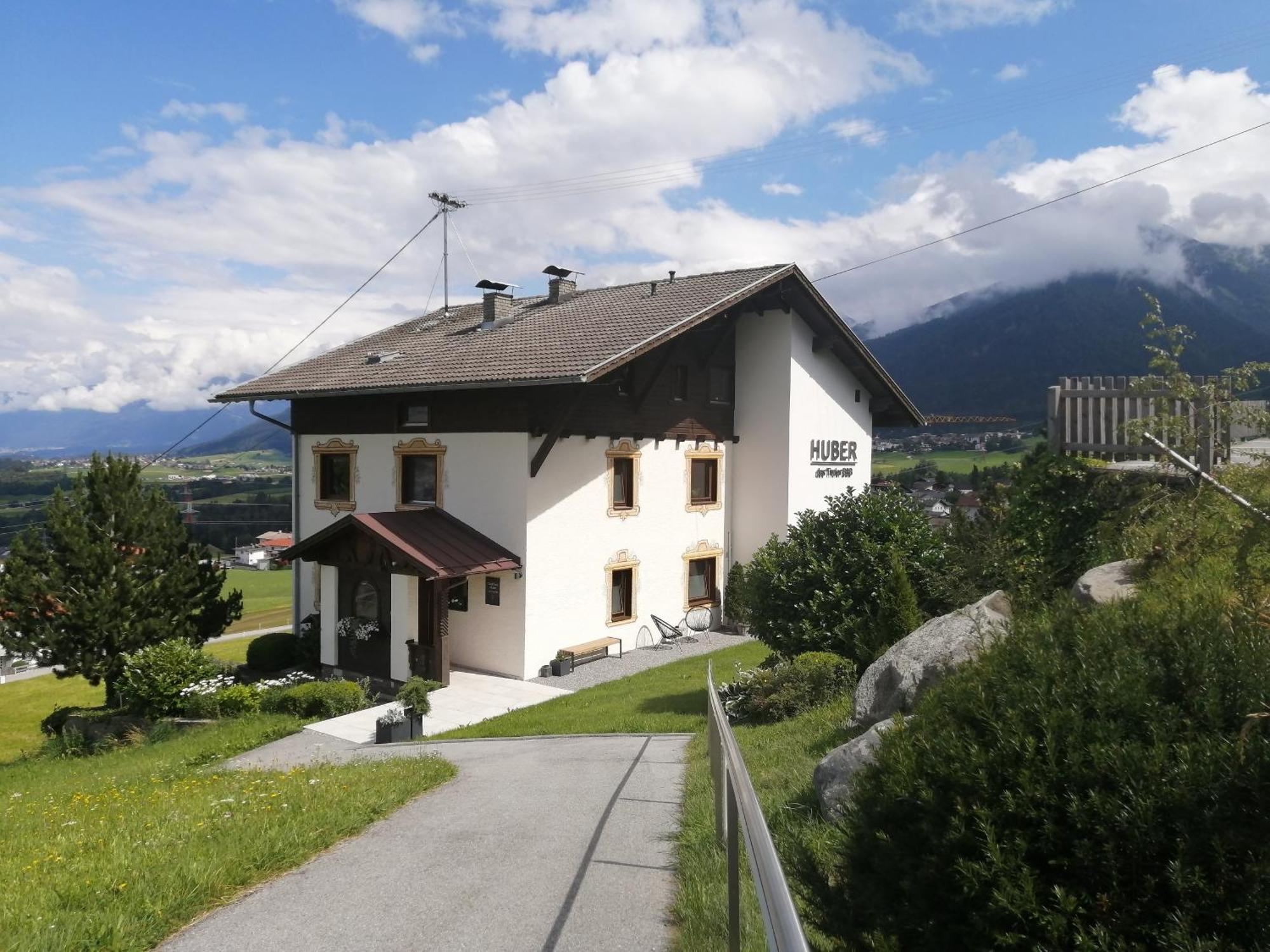 Huber - Das Tiroler B&B Bed & Breakfast Oberperfuss